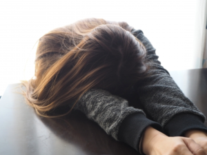 夜になってもなかなか眠れない～その原因は一体どこにあるのか？～