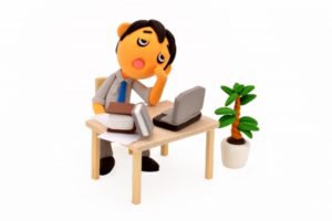 日中に眠気を感じた時、誰でもすぐにできる有効な対策３つをご紹介