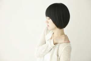 高反発枕を使うと肩こりになりにくいのはなぜ?仕組みを分析します